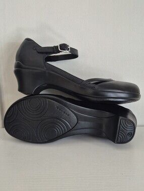 Aravon "Mia" Black Leather Mary Jane Heels – Size 9.5W - New Balance
